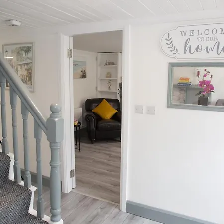 An Tigín Buí Glanbannoo Upper