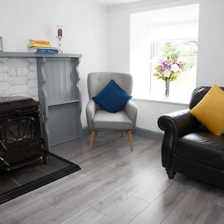 An Tigín Buí Glanbannoo Upper